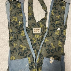 Gallery department overalls